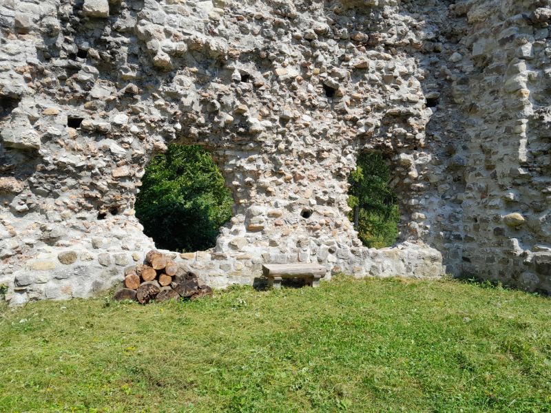 bankli burgruine themenweg    bankli burgruine themenweg